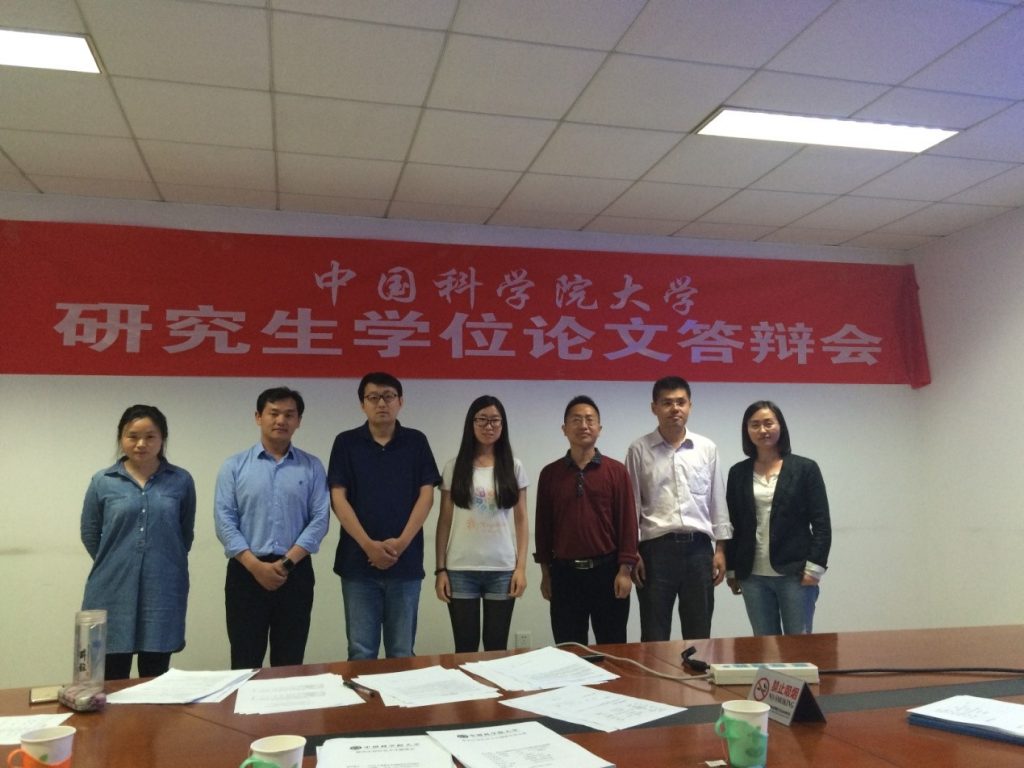 左起依次为：刘慧、李成华、何苯、马庆丽、王斌、徐俊刚、林姝